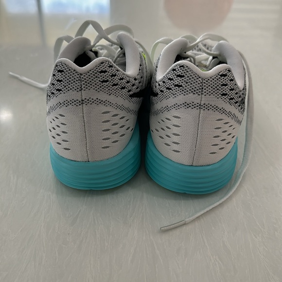 Nike LunarTempo Running Neutral Ride Soft Sneakers Women’s Size 8 worn twice - Picture 4 of 6